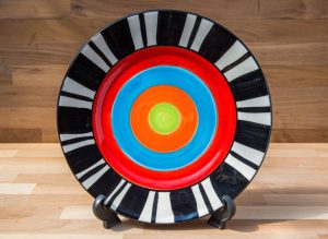 Hi-life gaudy 11″ dinner plate in broad stripe