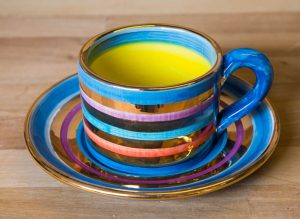 Lustre Horizontal small cup and saucer in No.01