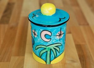 Fruity tea caddy in Baga