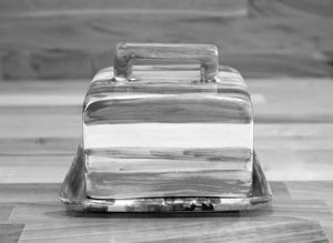 Hi-Life Gaudy butter dish in Scribble