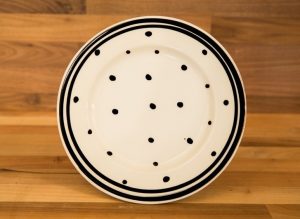 Black and White 11″ dinner plate in Polka Dot